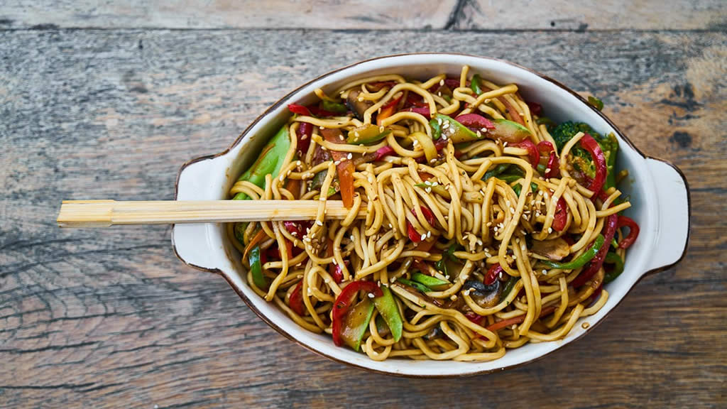 Nouilles chinoises vegan avec son riz