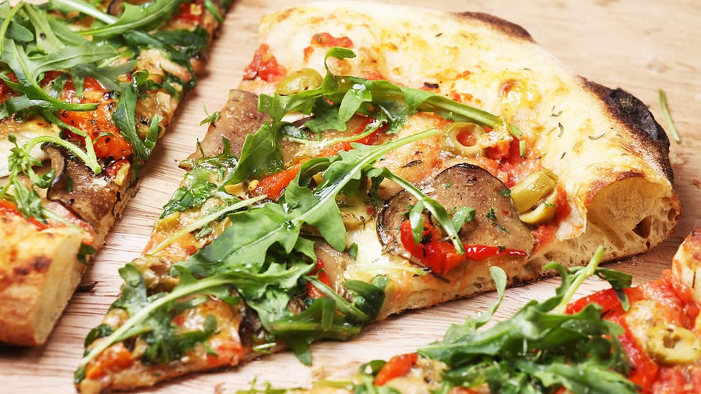 Pizza vegan champignon et roquette