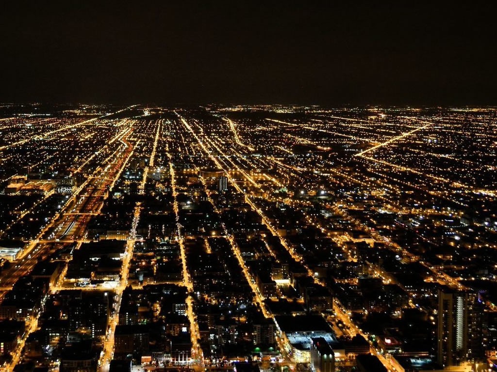 Ville éclairée par les lampadaires la nuit